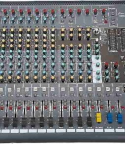 Studiomaster C6XS-16 mixer