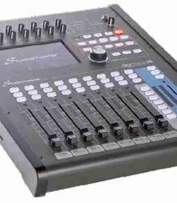 Studiomaster Digitrack 18 digital mixer